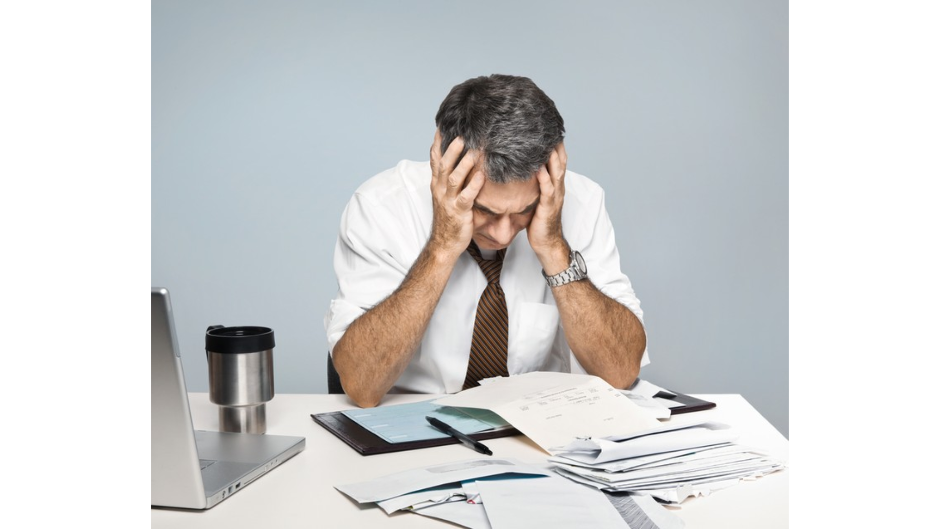 Windykator dzwoni i grozi – jakie masz prawa jako dłużnik?